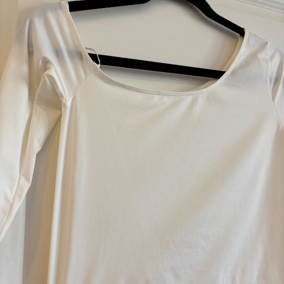 Alo Asymmetric Sheer Glow Long Sleeve Ivory - Picture 8 of 12